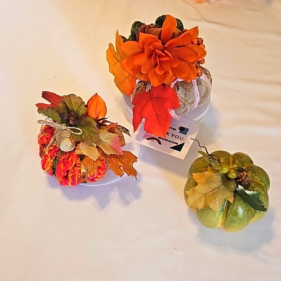 Hand Crafted crochet farmhouse fall decor harvest faux pumpkins upcycled holiday - Picture 5 of 16